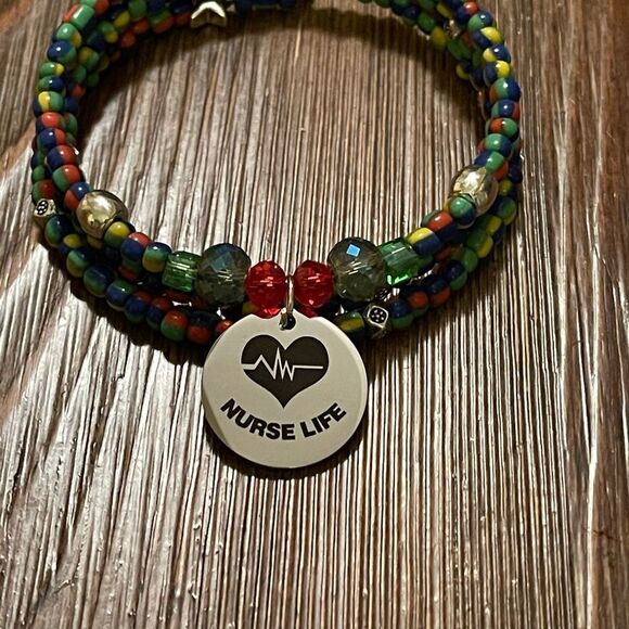 Handmade nurse life beaded bracelet - Picture 2 of 7